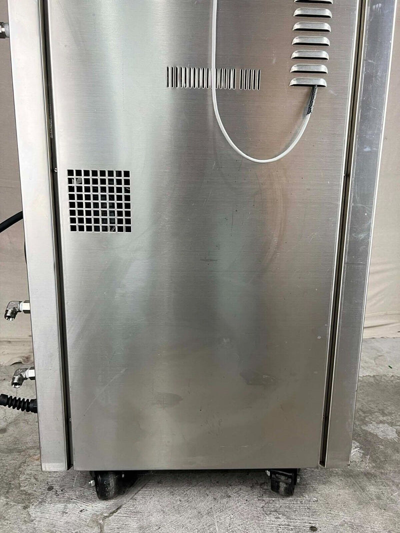 Wuxi Guanya Refrigeration Technology Lneya UST-3525 Cooling and Heating Machine.