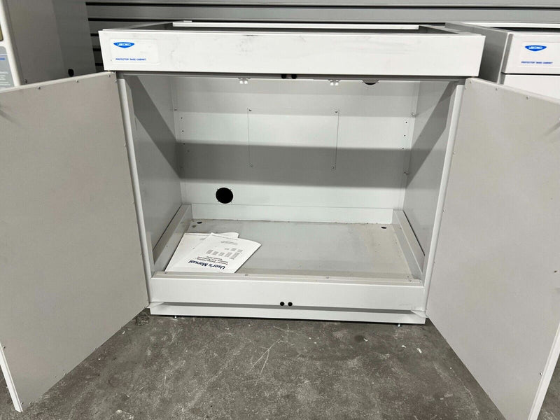 Labconco Protector 2246300 Fume Hood *used working