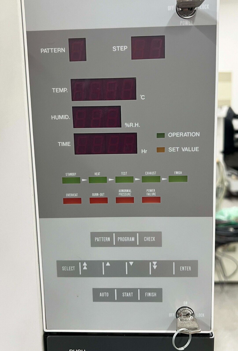 Tabai Espec TPC-411D Pressure Temperature and Humidity Chamber *used working