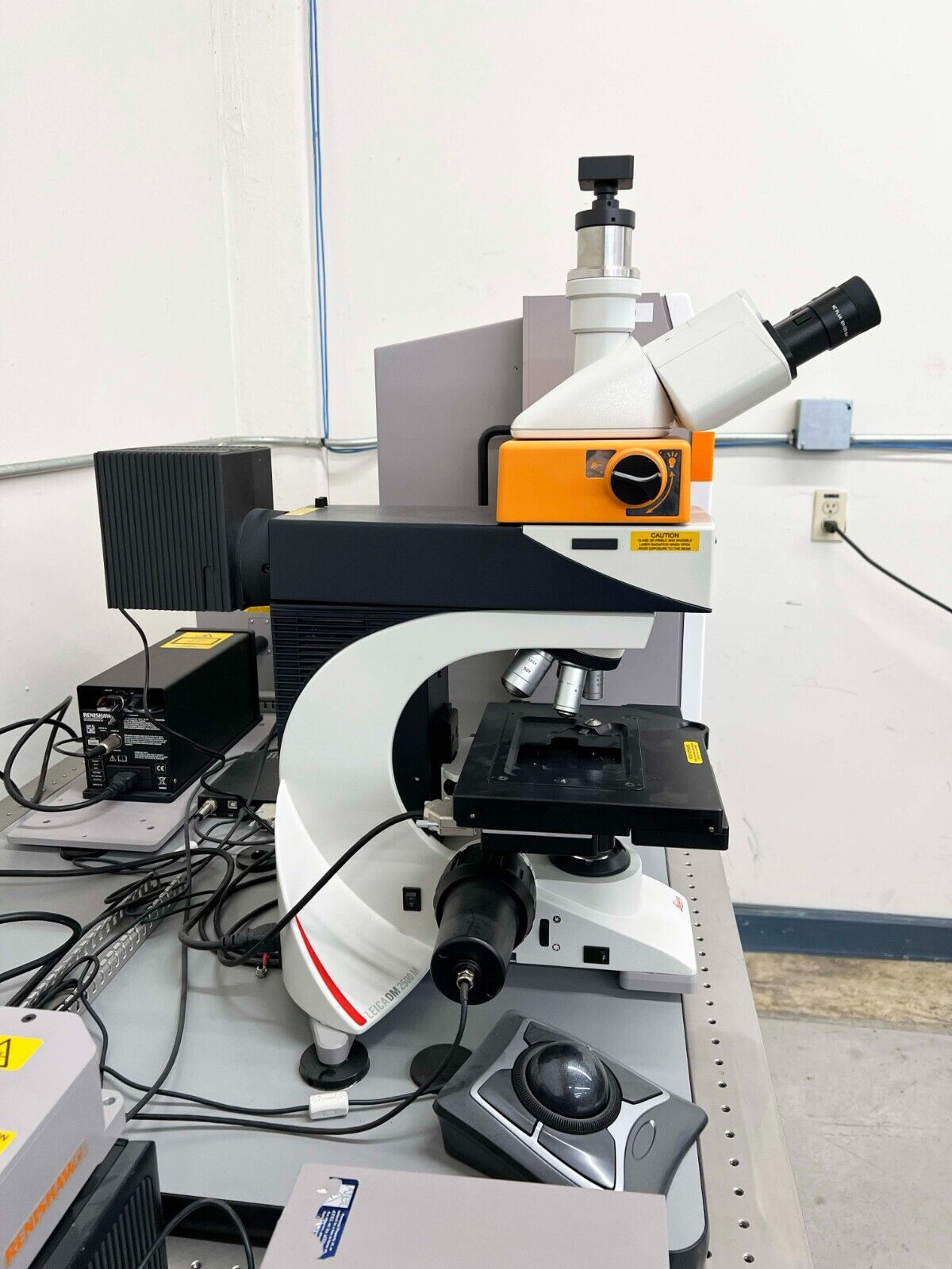 Renishaw Invia Raman Microscope Leica Dm 2500m Ren Used Working Tech Equipment Spares Llc 1939